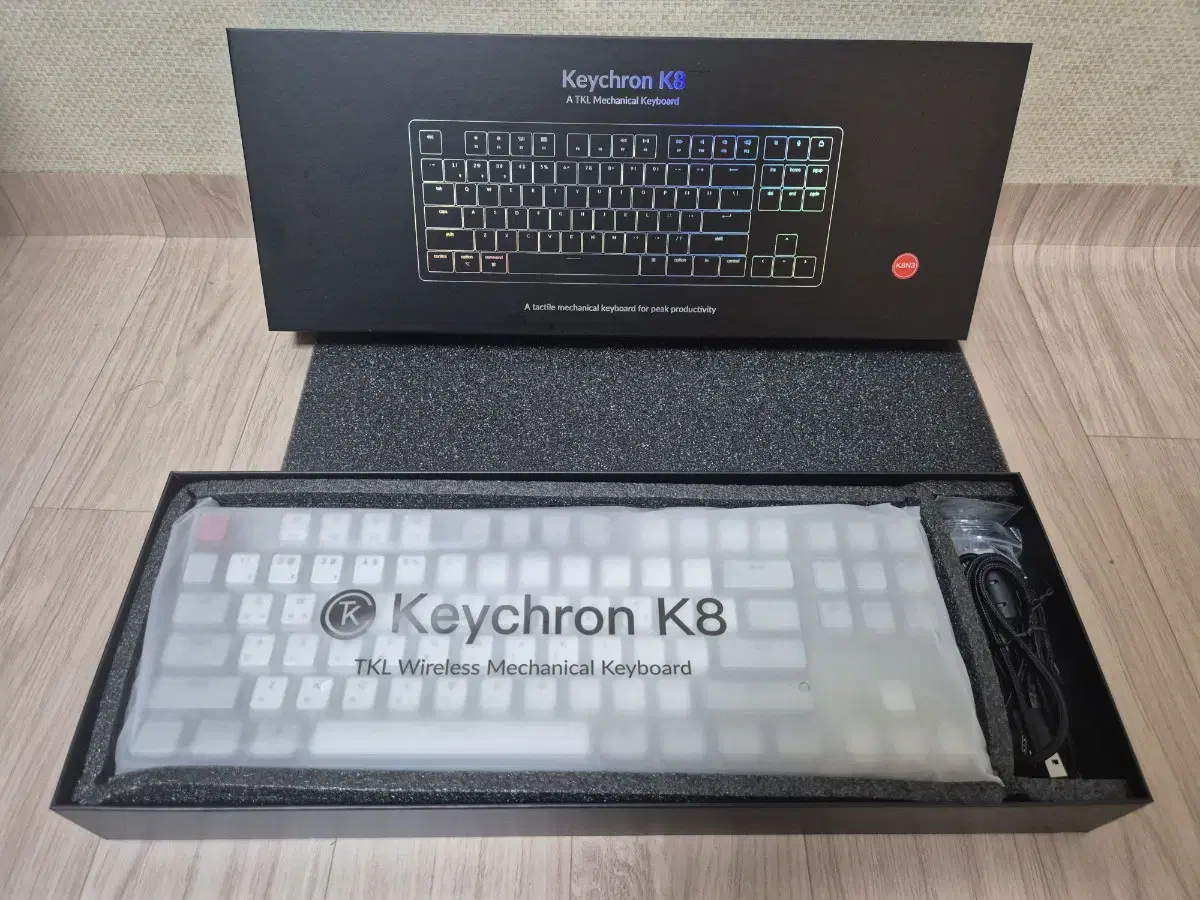 키크론 K8 Retro 기계식 키보드  갈축 판매합니다